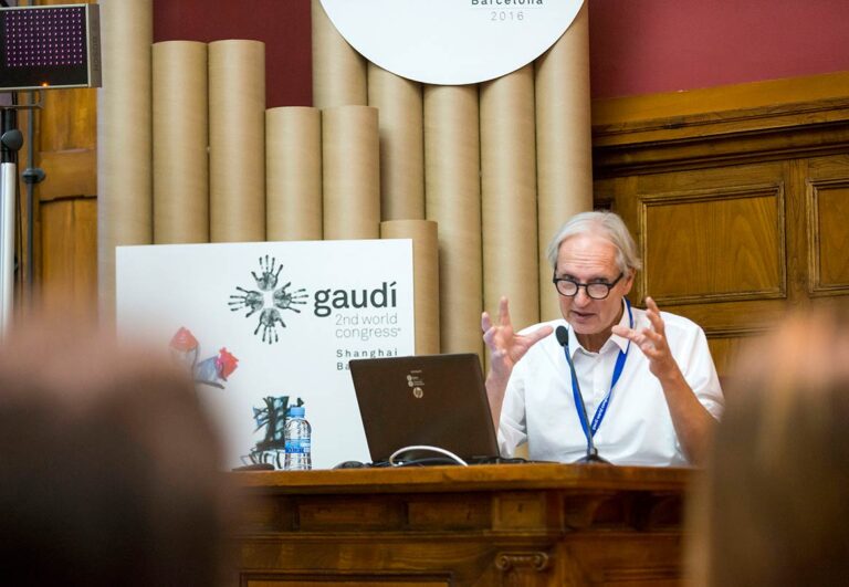 Arnold Walz delivering a presentation at GWC 2016 Barcelona