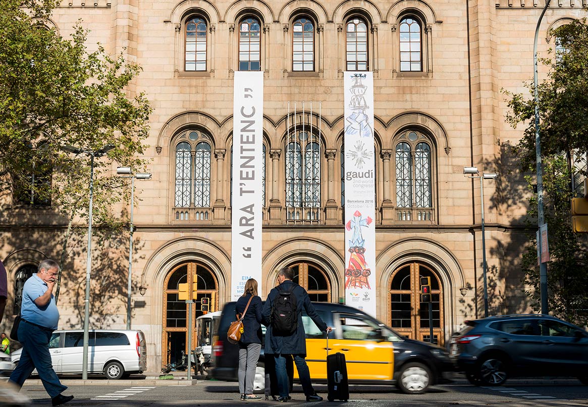 Exterior of Universitat de Barcelona with banners for Gaudí World Congress 2016